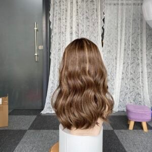 lace top wig	19"	slight layer	#2/4/8/12	straight	M	640$