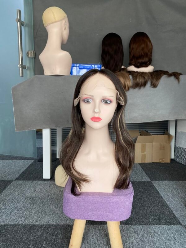 Lace top wig 19" #2/4HL12 Slight layer Straight M 415$ - 图片 3