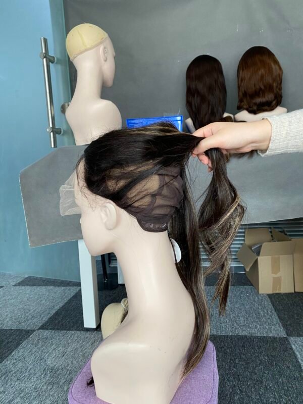 Lace top wig 19" #2/4HL12 Slight layer Straight M 415$ - 图片 4
